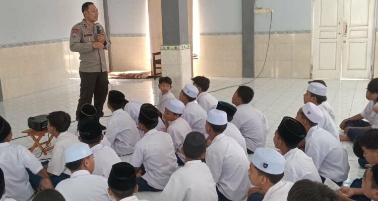 Kenakalan Remaja Jadi Fokus Sosialisasi Polres Lombok Barat di Aik Ampat