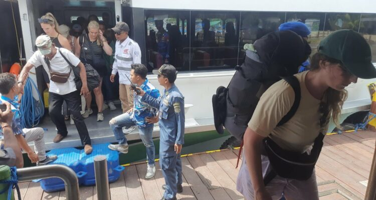 Arus Wisatawan di Senggigi Dijaga Ketat Aparat Gabungan NTB