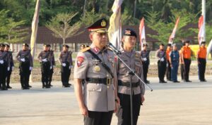 Semangat Bhayangkara Hidup di Laut Lembar: Upacara Tabur Bunga