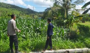 Polri Dampingi Petani di Desa Batu Putih