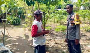 Bhabinkamtibmas Desa Rumak Dorong Warga Kediri Tanam Pangan di Pekarangan