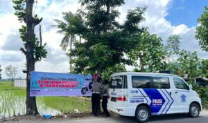 Polres Lombok Barat Gencarkan Imbauan di Gerung: Helm Wajib, Anak Jangan Berkendara!