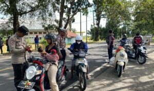 Kamseltibcar Lantas Diperkuat, Polres Lombok Barat Gelar Operasi di Kecamatan Gerung
