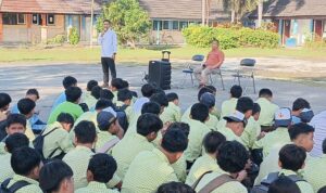 Polsek Kediri Edukasi Pelajar SMPN 2 Labuapi Cegah Tawuran Remaja